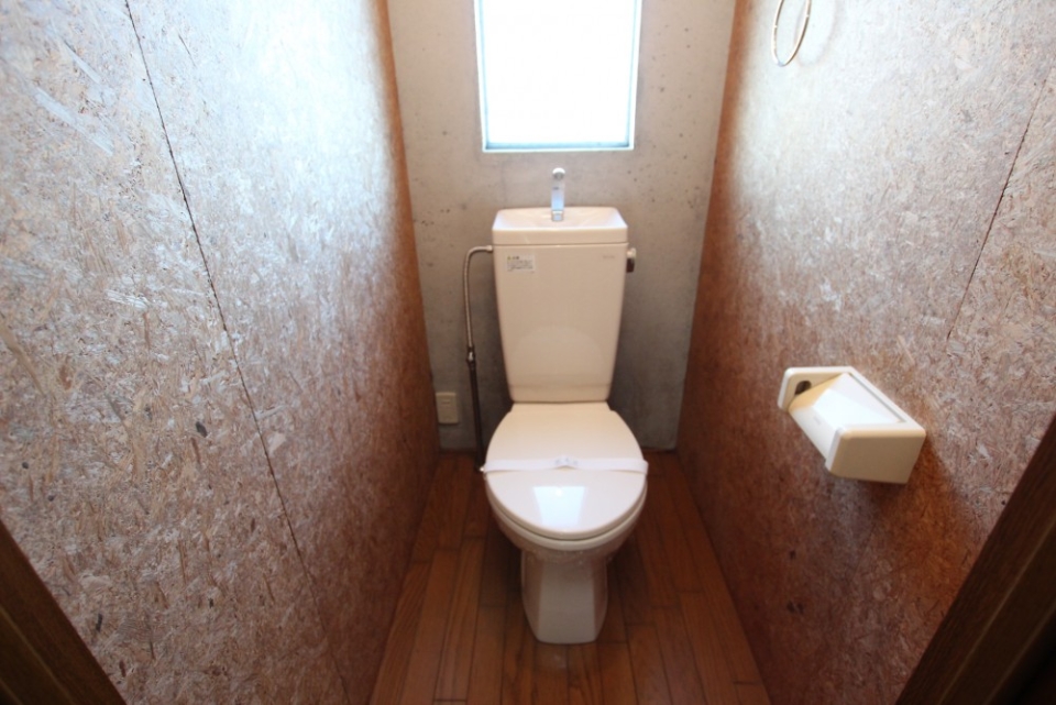 トイレの採光窓がおしゃれ。