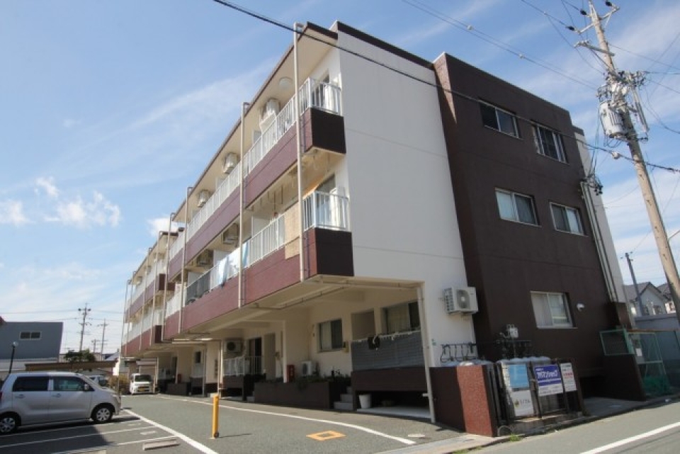外観。様々なタイプの部屋があります