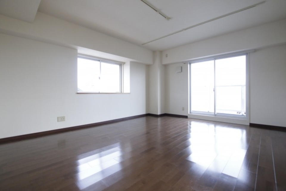 角部屋なので2面窓。明るいです。