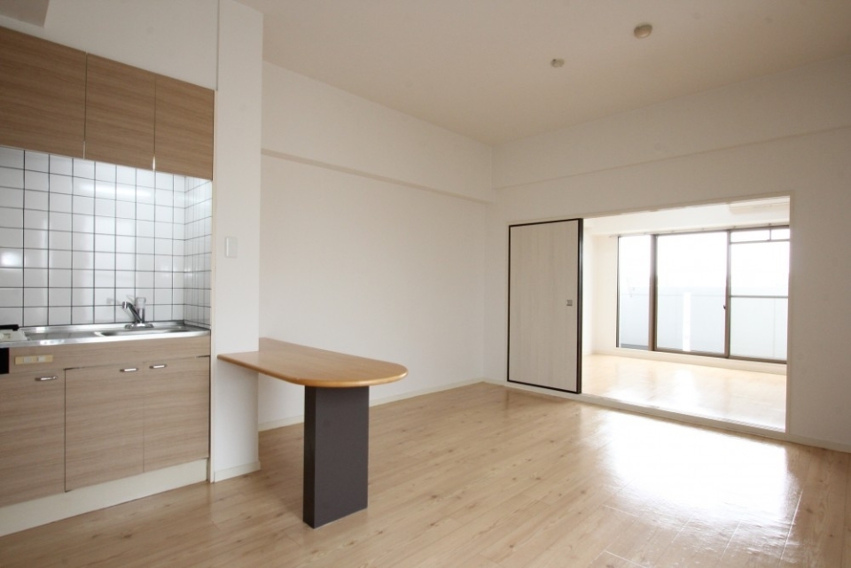 13帖のLDK。これだけでも十分広いですが、こちらのお部屋はさらに1LDKです!