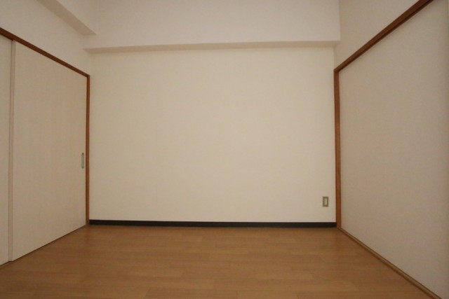 洋室内部はとてもシンプル。