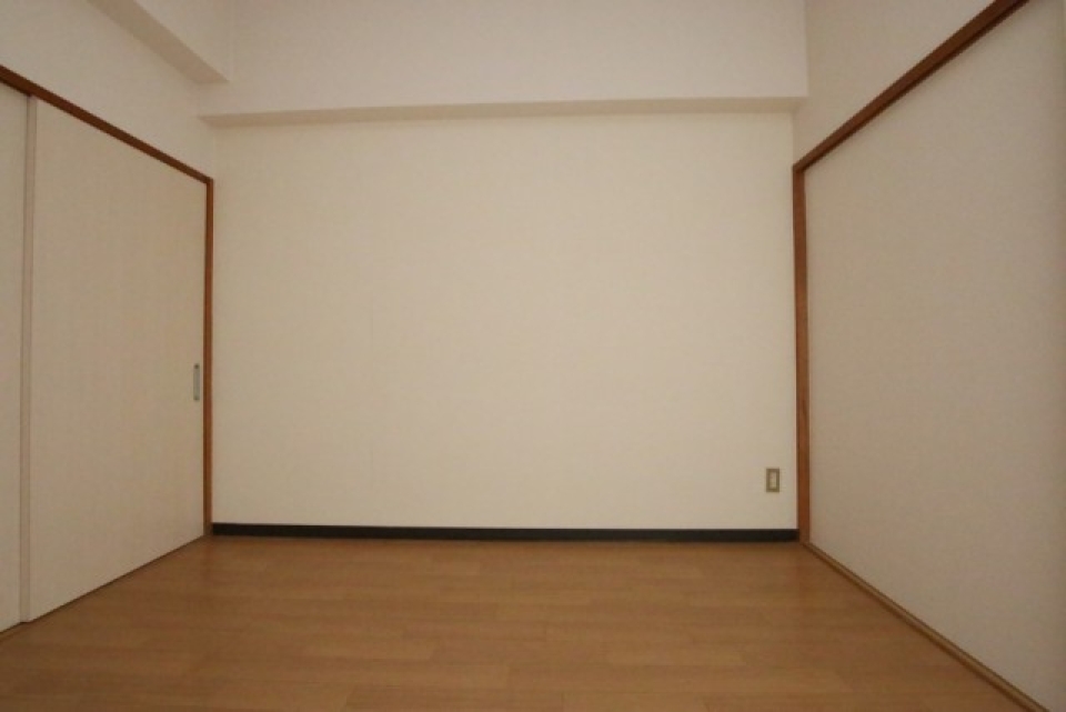 洋室内部はとてもシンプル。