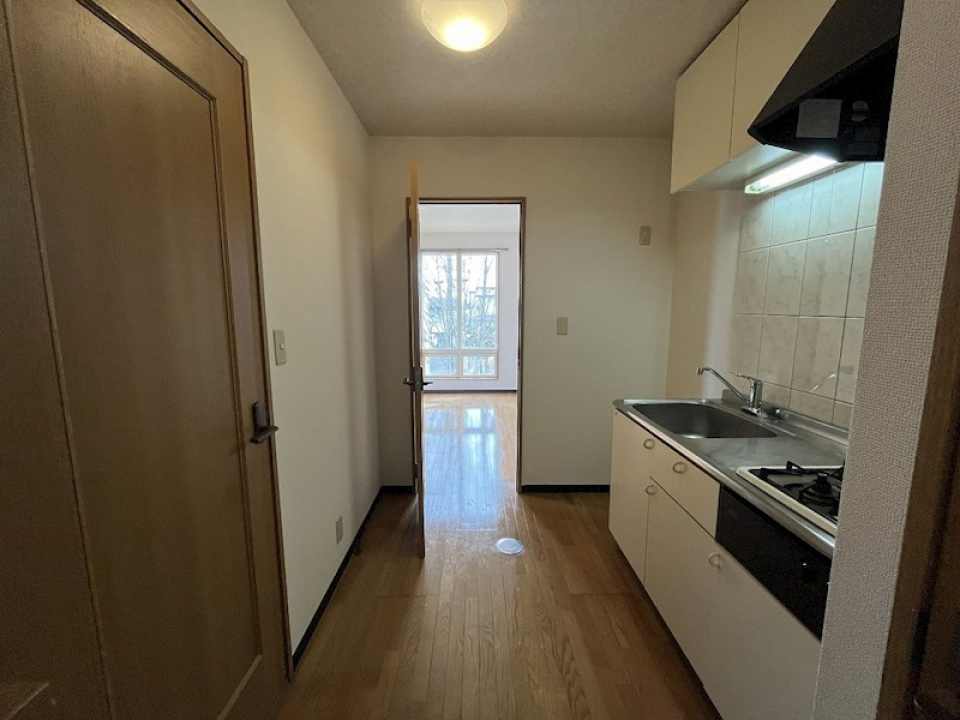 玄関から入って外が見えるのがいいですね。