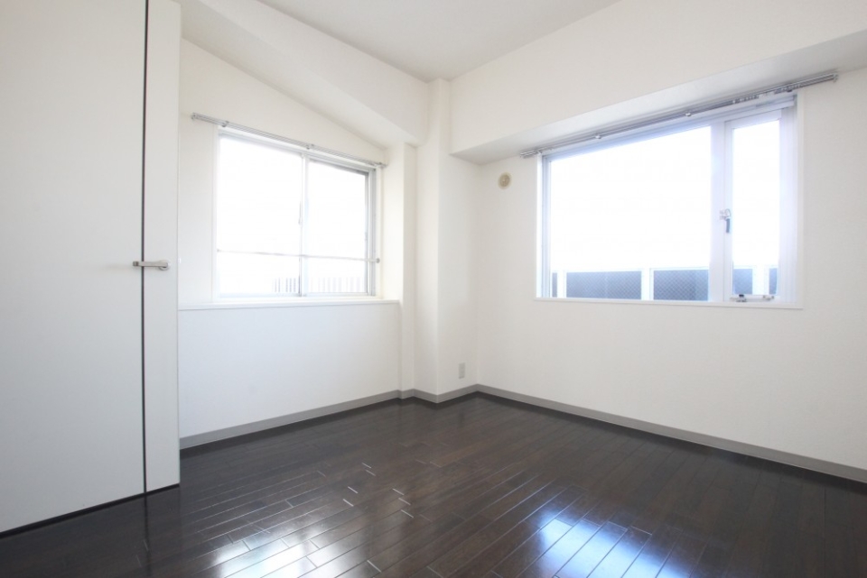 子供部屋に最適な2面採光のお部屋。