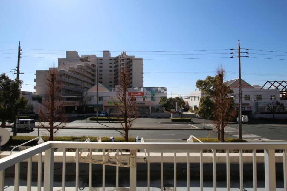 佐鳴湖近くは素敵な住宅街。