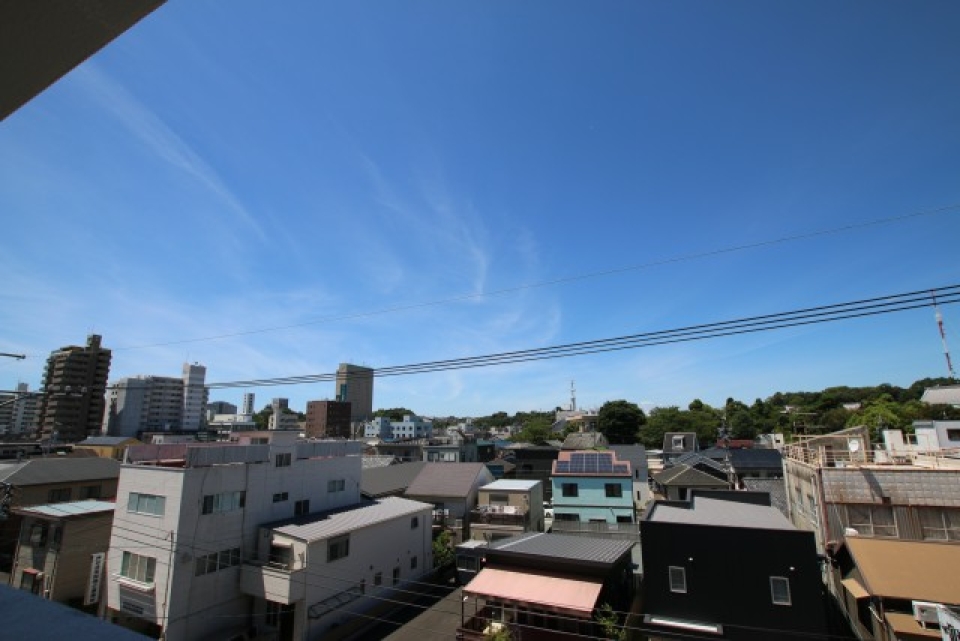 ベランダからの眺めも良いです。