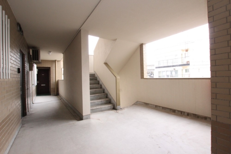 マンションの共有部分。エレベーターもあります
