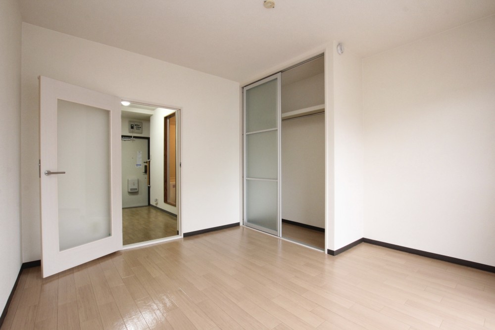 部屋の角から