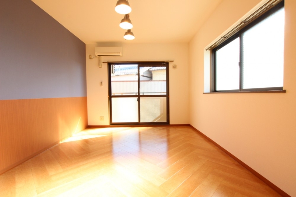 角部屋のため明るい。