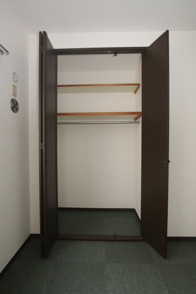 洋室の収納は各部屋共通。