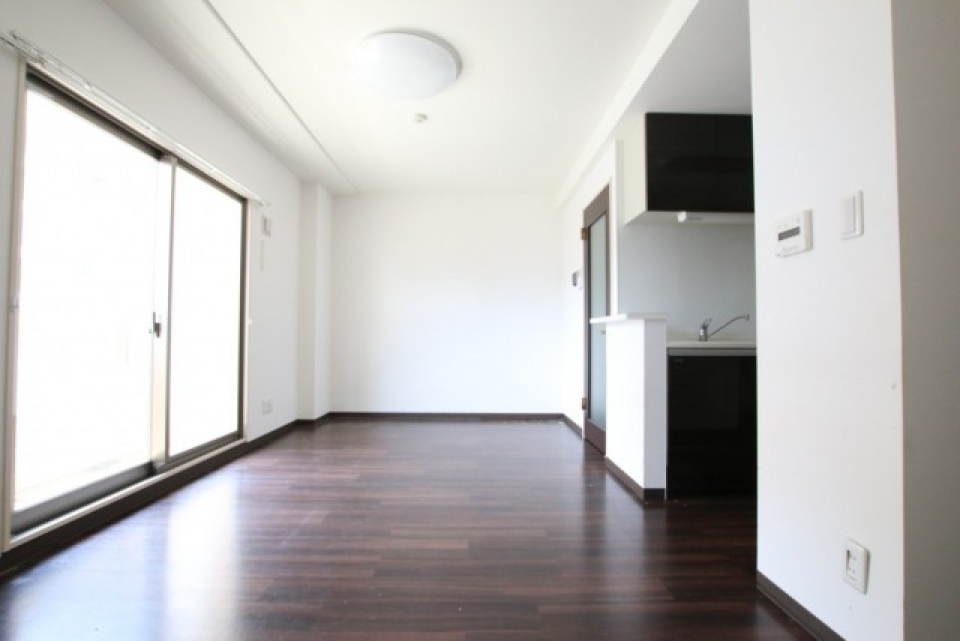 各部屋そこまで大きくはないですが、その分外から明るさが届きます。