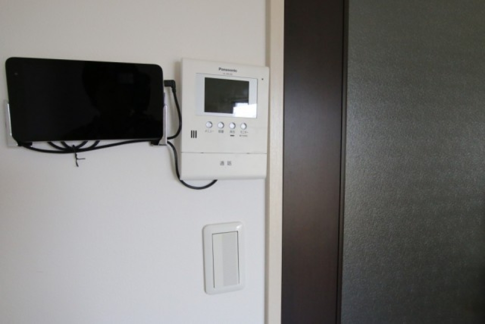HUAWEI社のタブレットがついてきます。