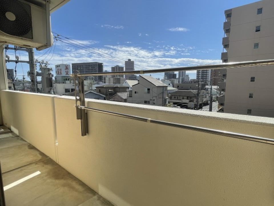バルコニーからはアクトタワーが見えます