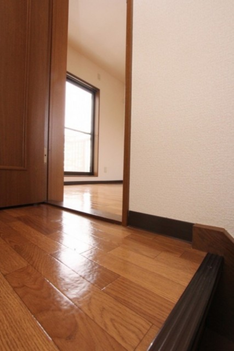 2階の部屋へ入る部分には扉があるので、プライベートはバッチリ守れます