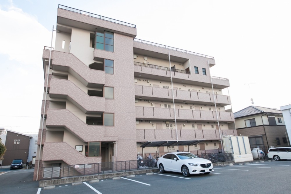 外観。エレベータがあります。