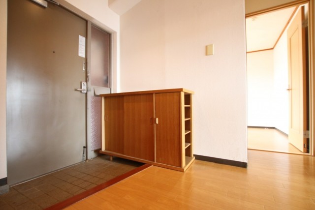お部屋の大きさの割にすっきりとした印象の玄関。