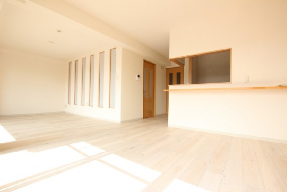 部屋の中央からアシンメトリーな感じがいい。