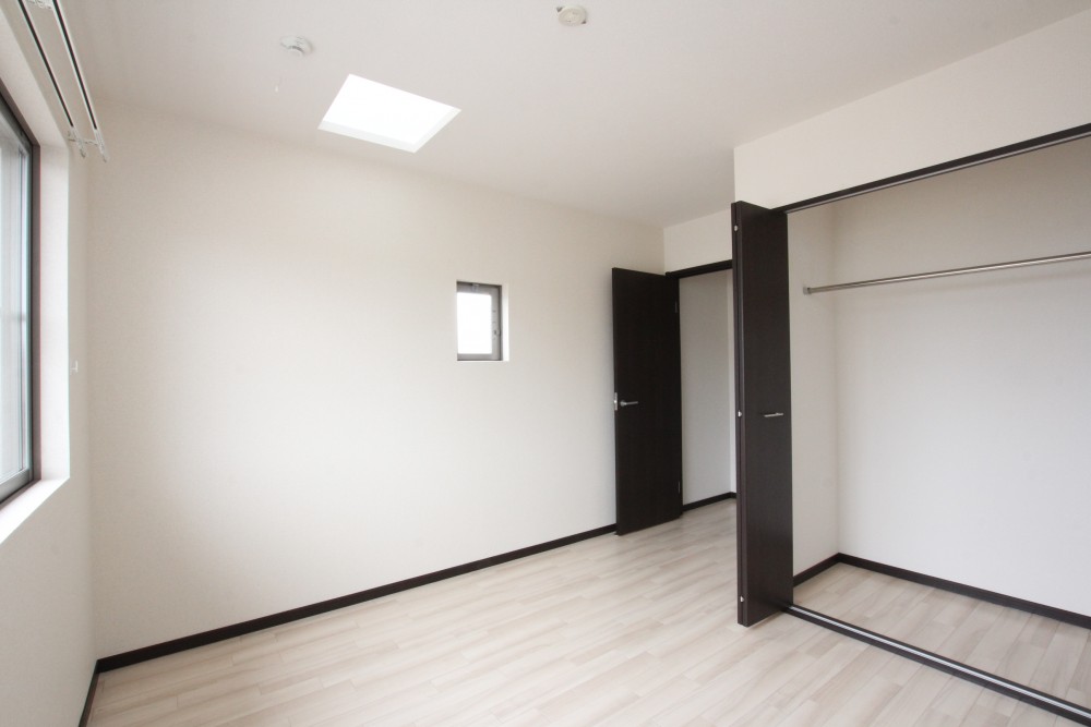 6.2帖洋室。こちらの部屋にはクローゼット有り。