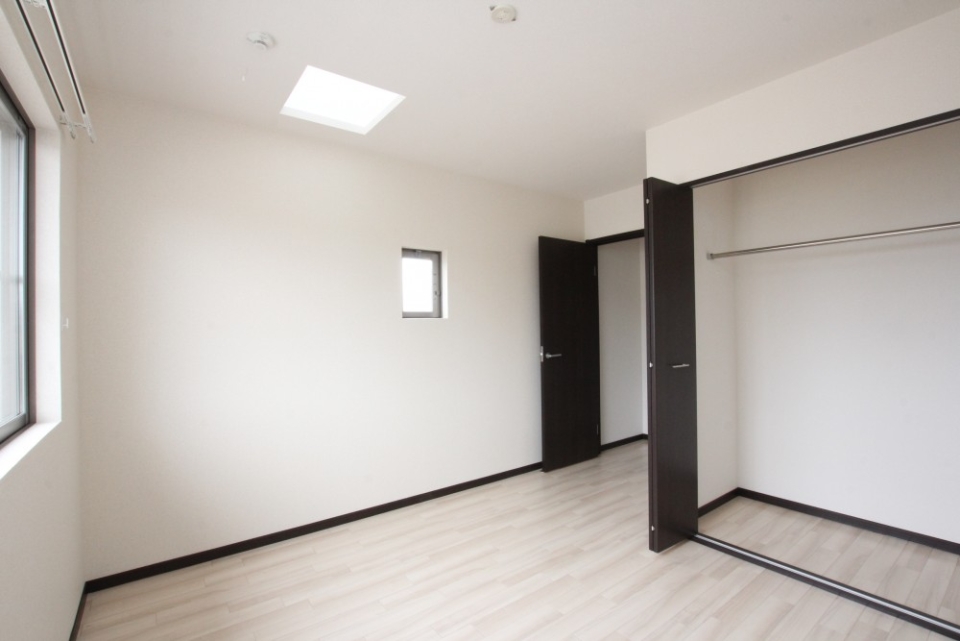 6.2帖洋室。こちらの部屋にはクローゼット有り。