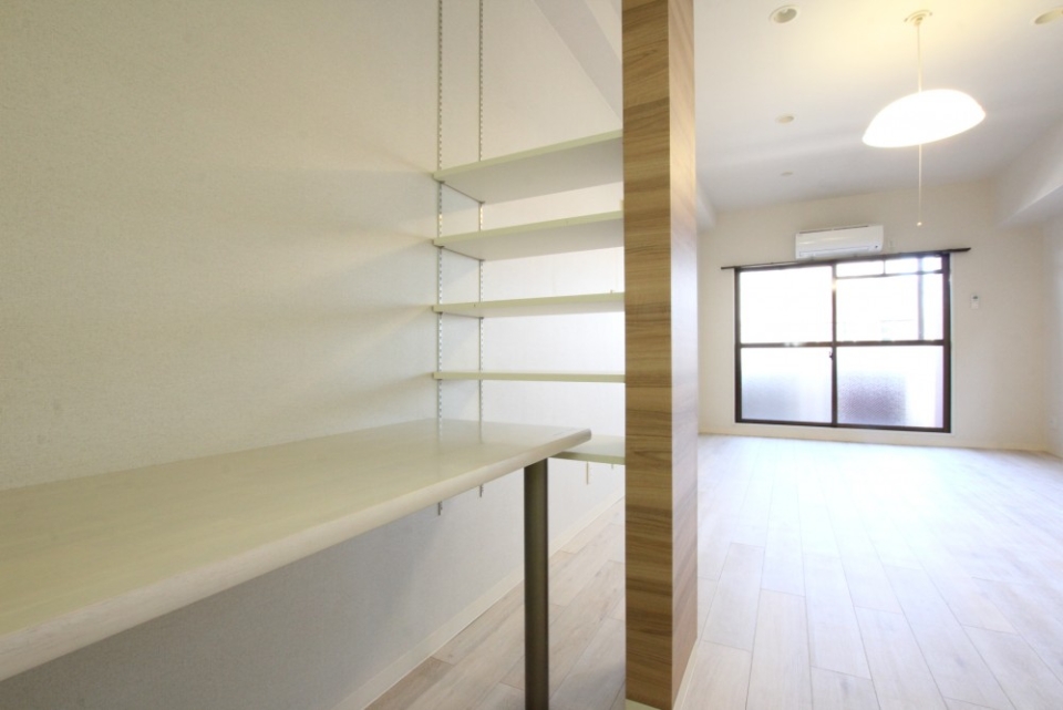 お部屋は縦に長めの13帖