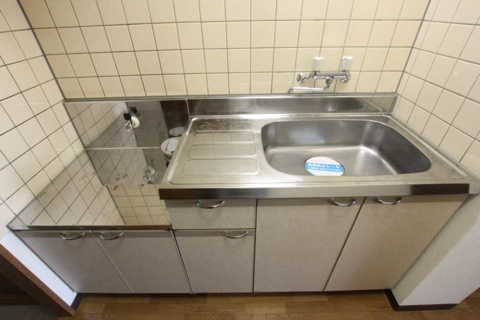 キッチンの様子。ガステーブルの持込が必要です