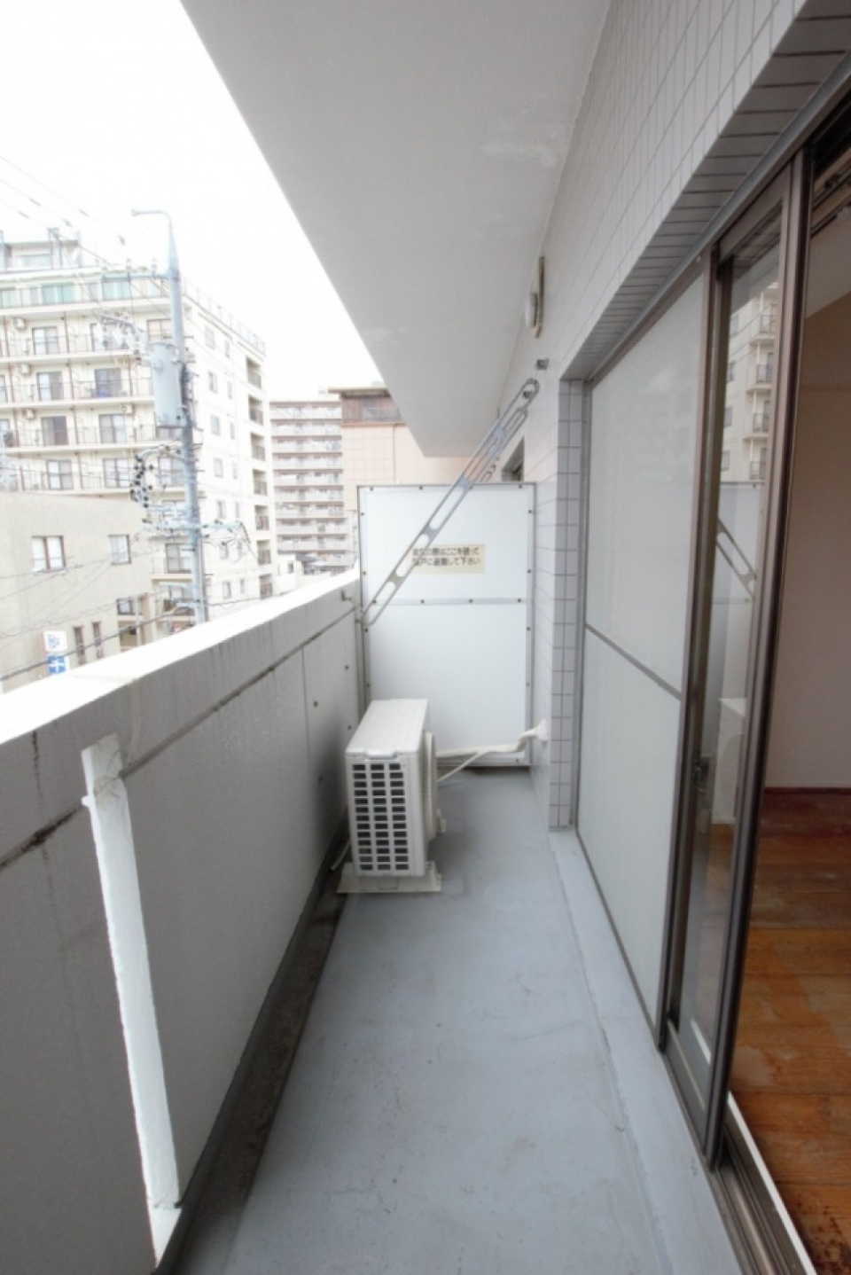 街中のお部屋です。