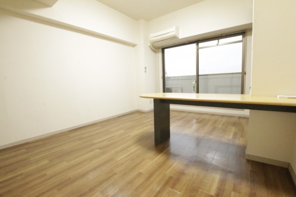 LDKは広々12帖。