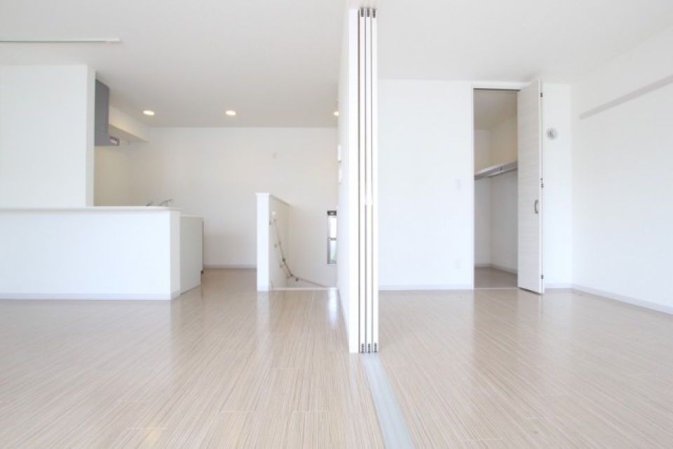 お部屋は大きなワンルームとしての使用も可能。