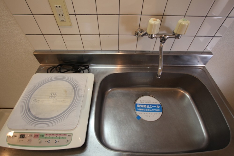 キッチンには電気コンロ設置しました。