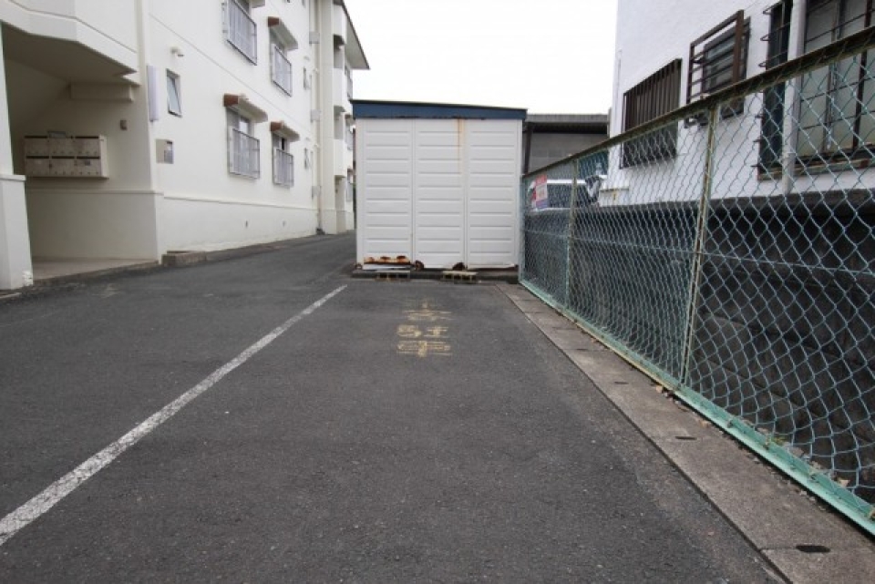 来客用駐車場あります。