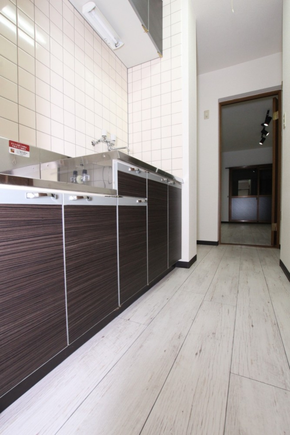 キッチンから見たお部屋の雰囲気もGOOD。