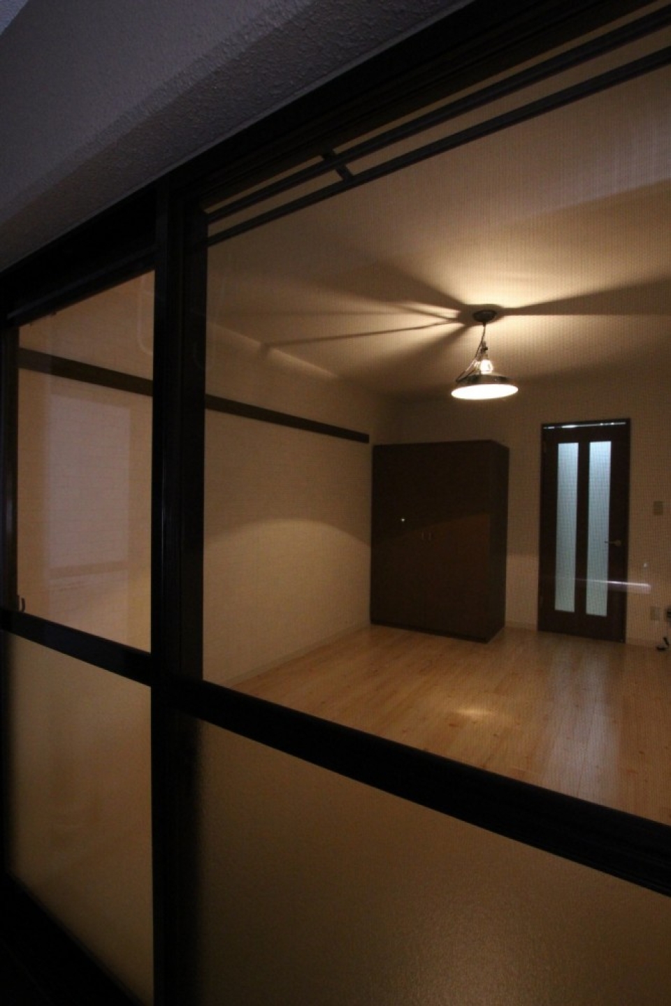 バルコニーから見るお部屋。