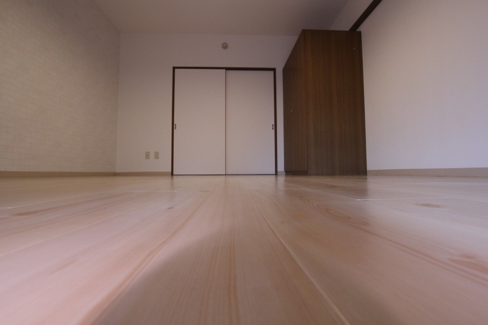 白い床からも生活が漂ってます。