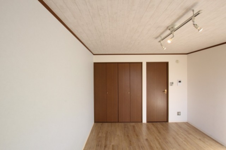 正方形8帖のお部屋でとても使いやすい。