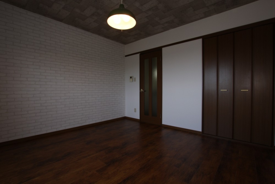 暗くなればなるほど雰囲気の出るお部屋です。