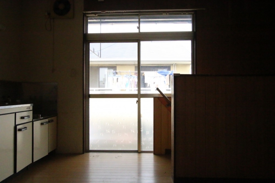 部屋の両脇にベランダがあって便利そうです！
