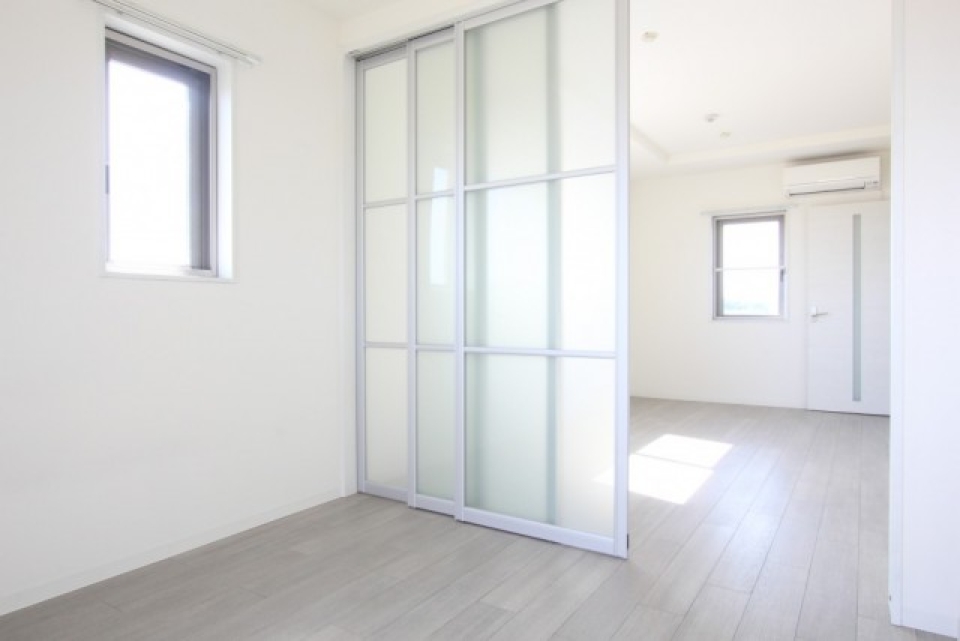 スケルトン扉がお部屋の雰囲気をつくりだします！