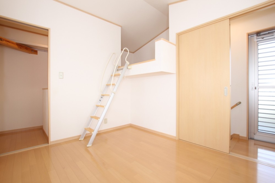 こちらのお部屋なら子供でも安心して登れる高さですね。