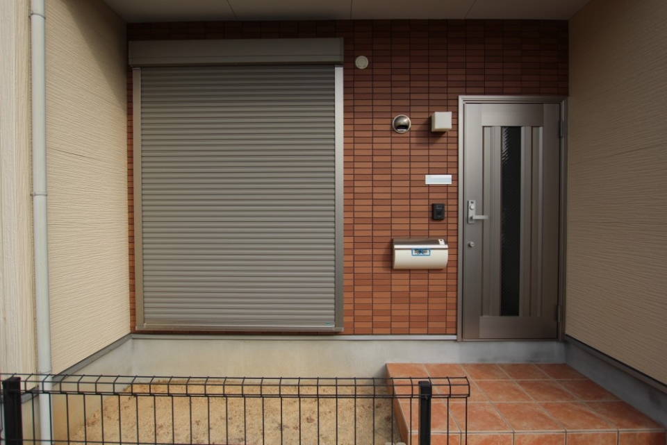 戸建て感覚で住める人気のテラスハウスタイプ。