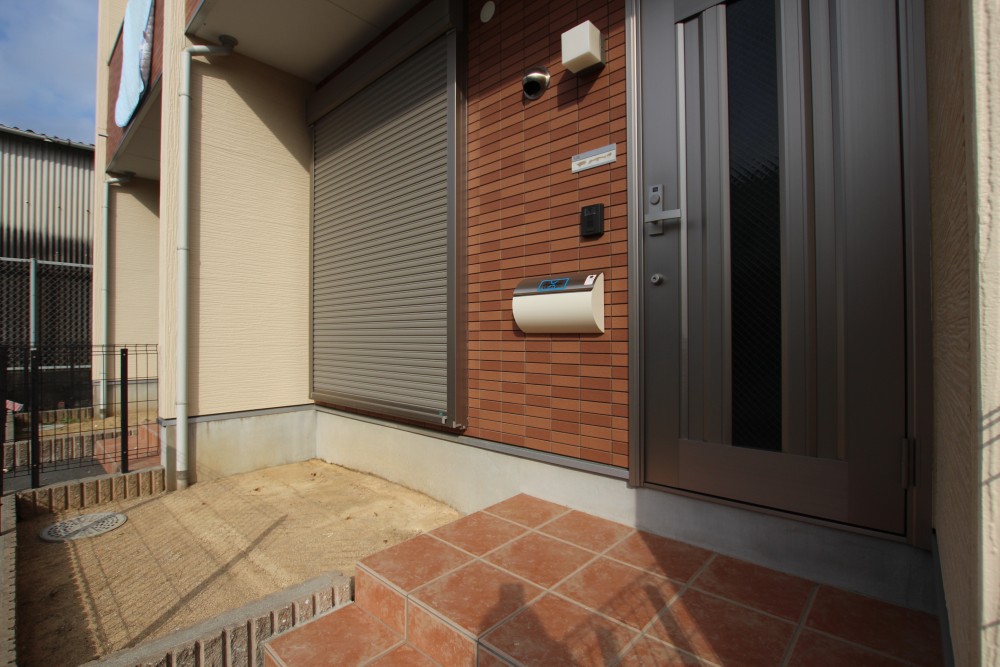 戸建て感覚で住める人気のテラスハウスタイプ。