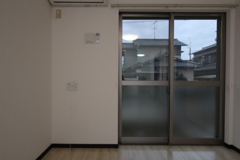 ペットのいらずら防止、コンセント位置に要注目。