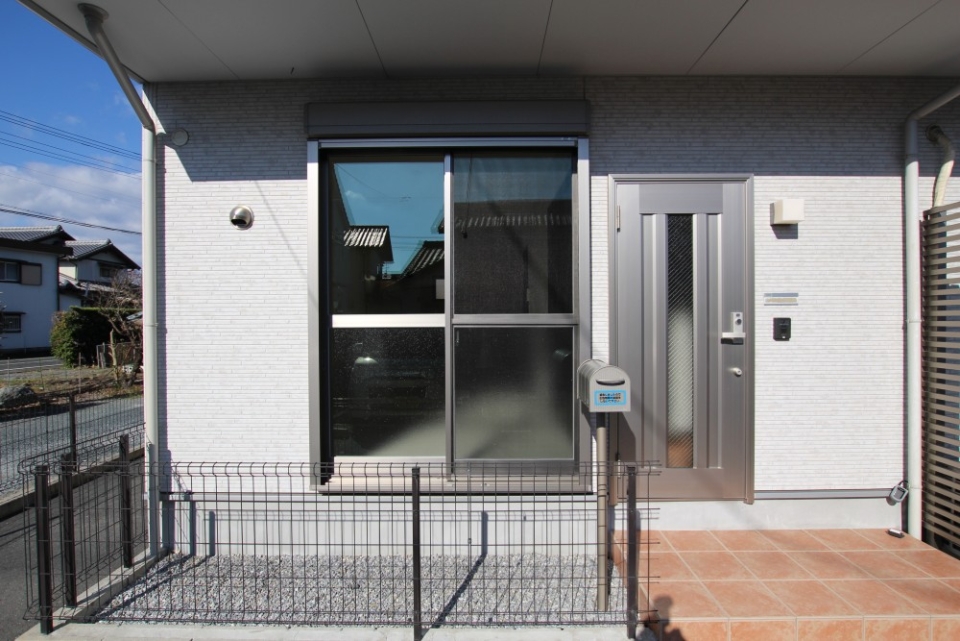 戸建て感覚で住める人気のテラスハウス。