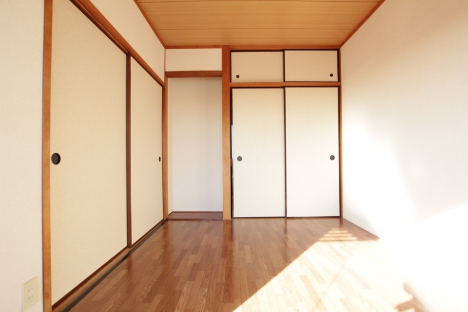 小さいながらも床の間もあります。