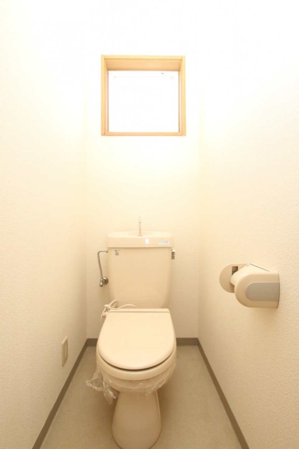 トイレにも小窓が付いていて、嬉しい！