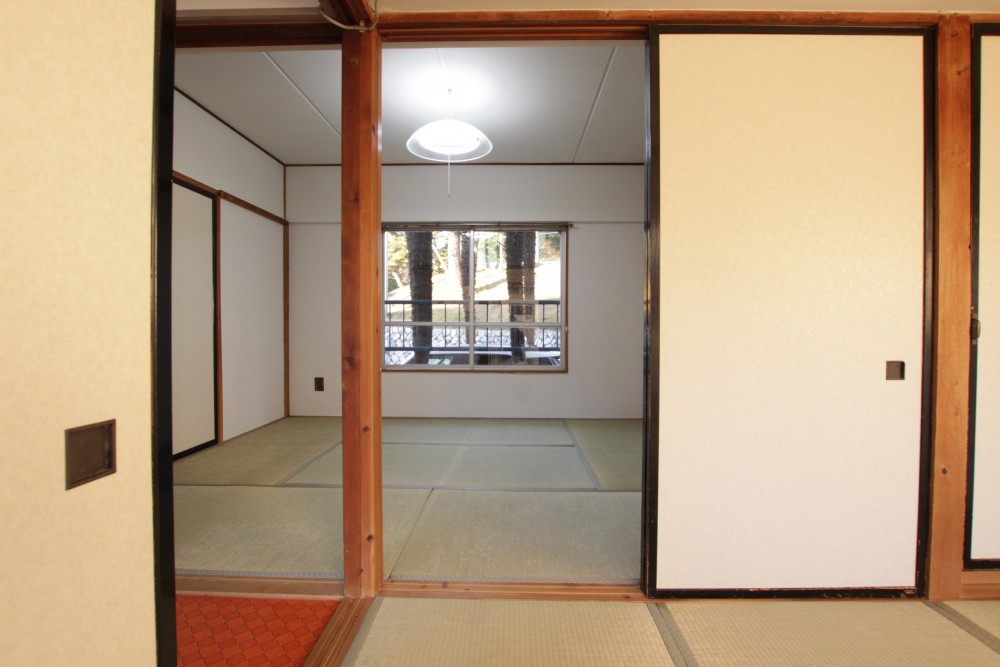 南側の和室からの風景。