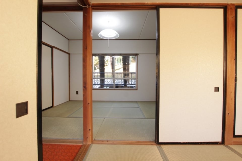 南側の和室からの風景。