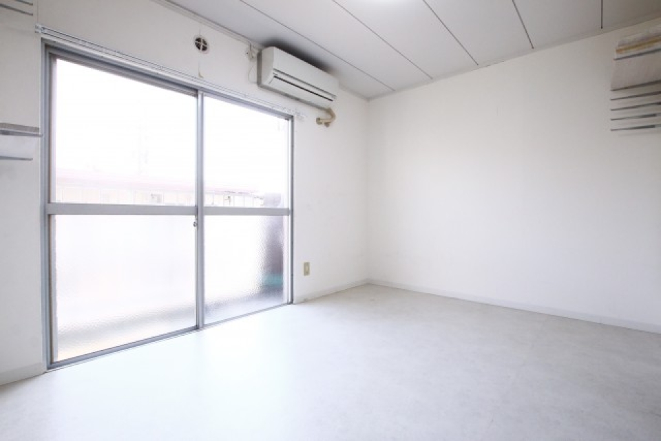 ここまで白い部屋はなかなか無い