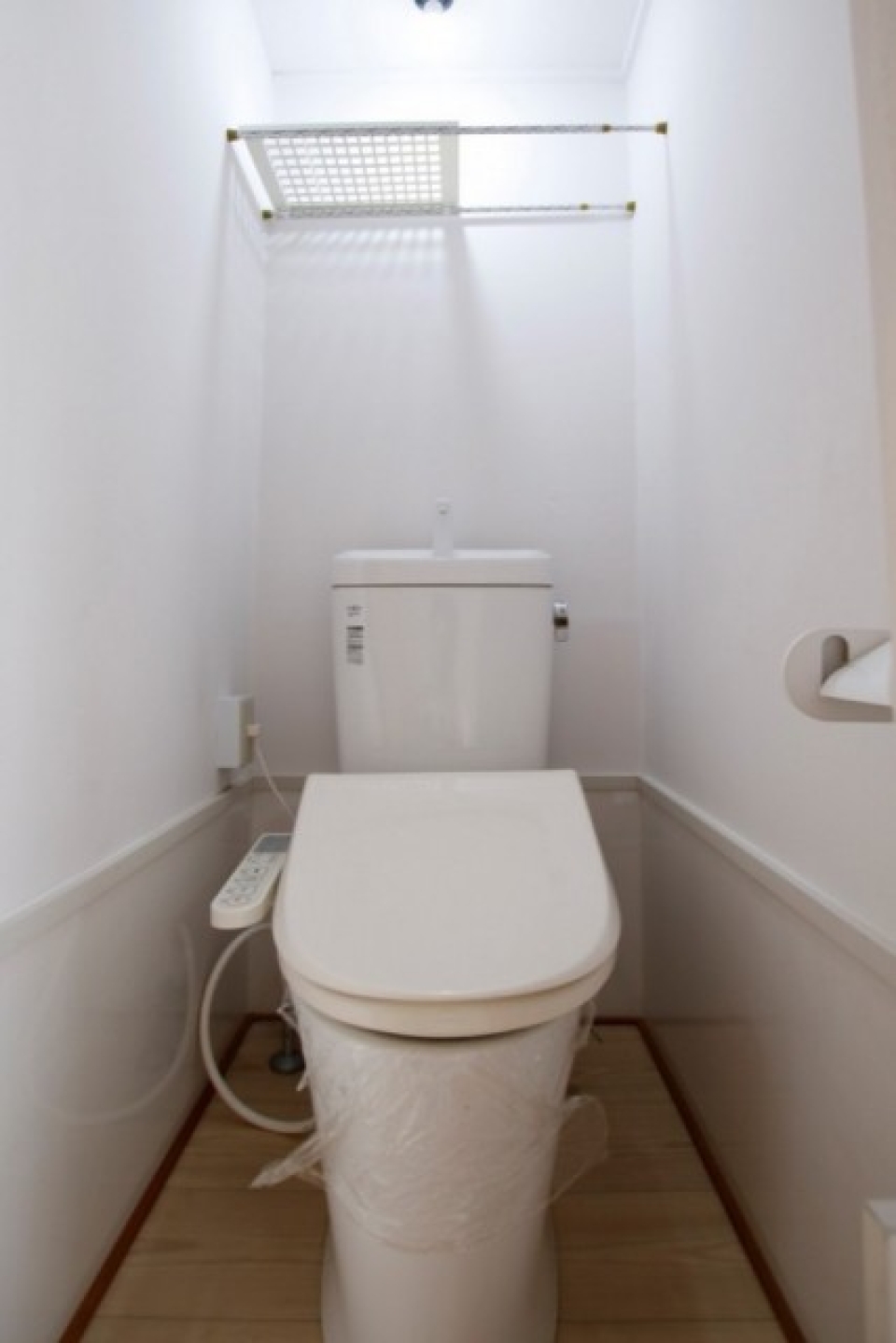 トイレはかなりコンパクト。