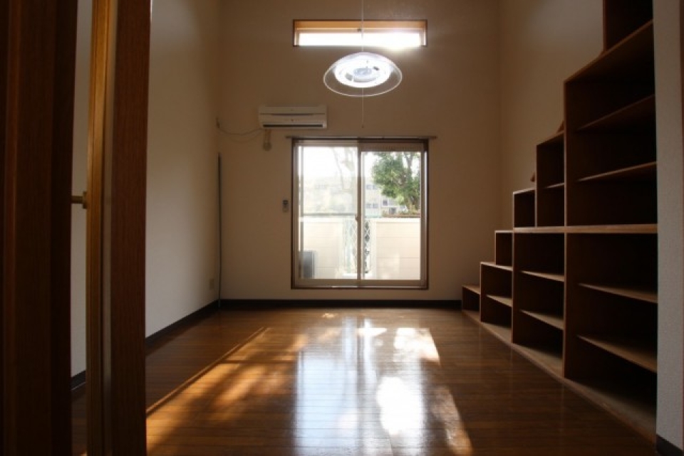 一見すると普通のお部屋のようですが...。