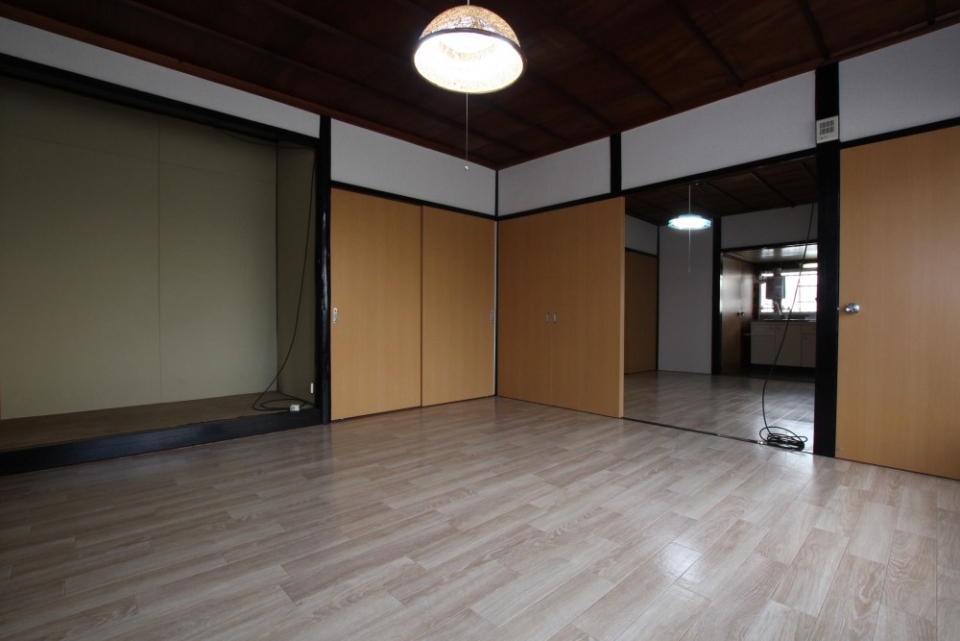 建具は一新されているので安心して住めます。